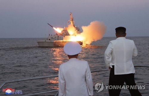 김정은, 한미연합연습 기해 해군 시찰·순항미사일 발사 참관종합