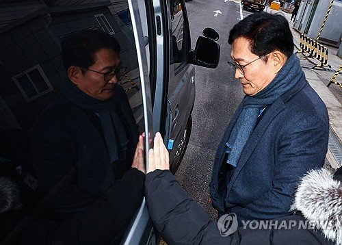 검찰, 구속 송영길 변호인 외 접견금지…증거인멸 우려 차단