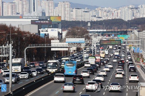설 연휴 고속道 통행료 면제…KTX·SRT 역귀성 최대 30% 할인