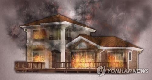 충남 아산 2층 단독주택서 불…70대 1명 경상
