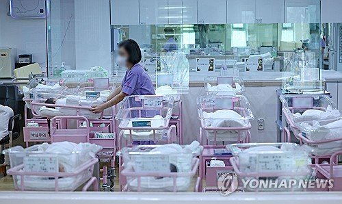 작년 육아휴직자 4% 감소…육아기 근로단축 사용은 19% 늘어