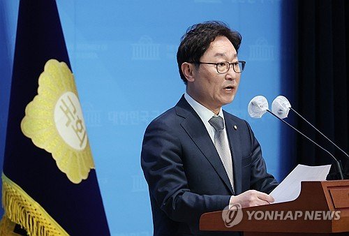 민주 경선서 친명 민형배 공천…이병훈·유기홍 탈락