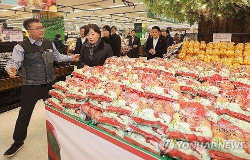 과일 유통상황 점검 나선 송미령 농식품부 장관