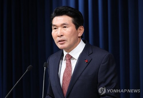 황상무 시민사회수석 사퇴…회칼테러 발언 엿새 만에종합
