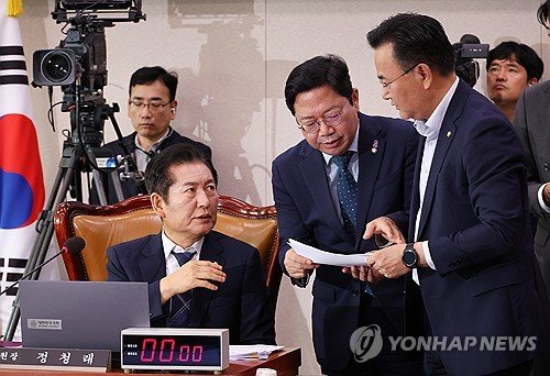 김여사 무혐의 공방…野