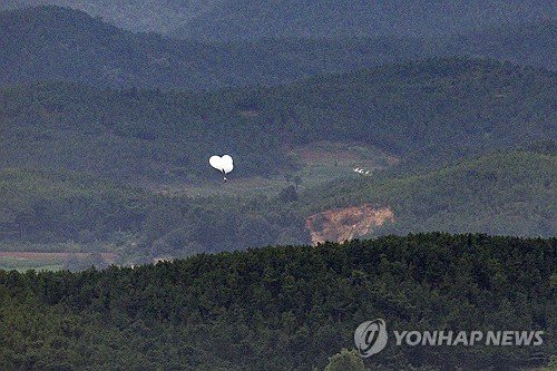 합참 quot;북, 새벽까지 대남 쓰레기 풍선 260개 날려quot;