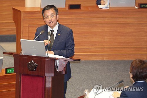 최상목 quot;금투세 시행되면 부동산 등 다른 자산시장으로 돈 흘러quot;