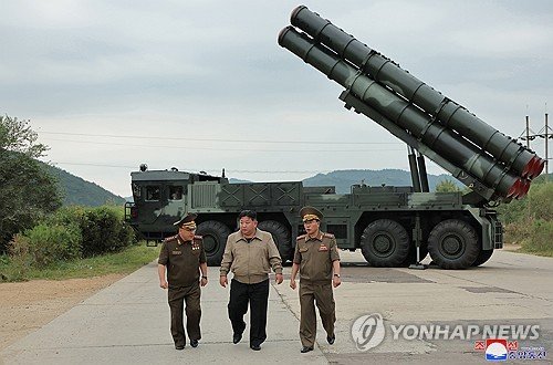 북한, 단거리탄도미사일 도발…고농축우라늄 시설 공개 닷새만종합