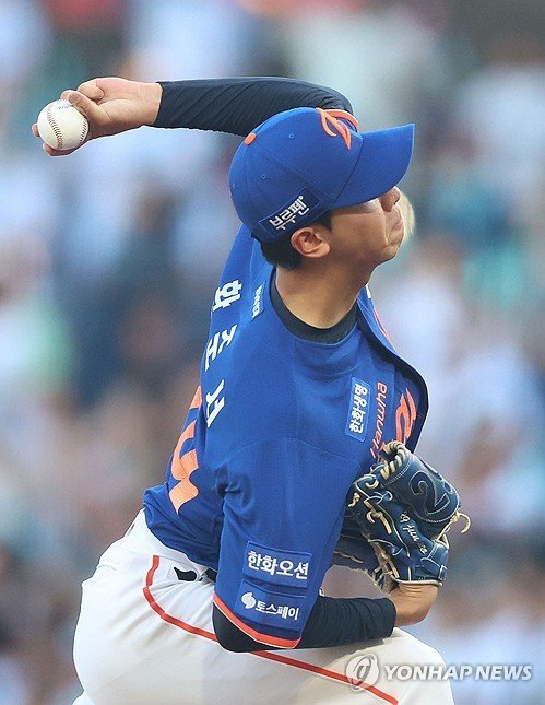 황준서 역투 사진