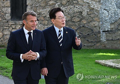 李대통령 '프랑스 국빈방문' 파리 도착…8일 마크롱과 정상회담