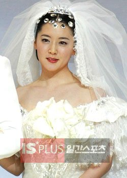 정씨 단독 인터뷰 “이영애 변함없는 모습에 끌렸다” : 네이트 연예