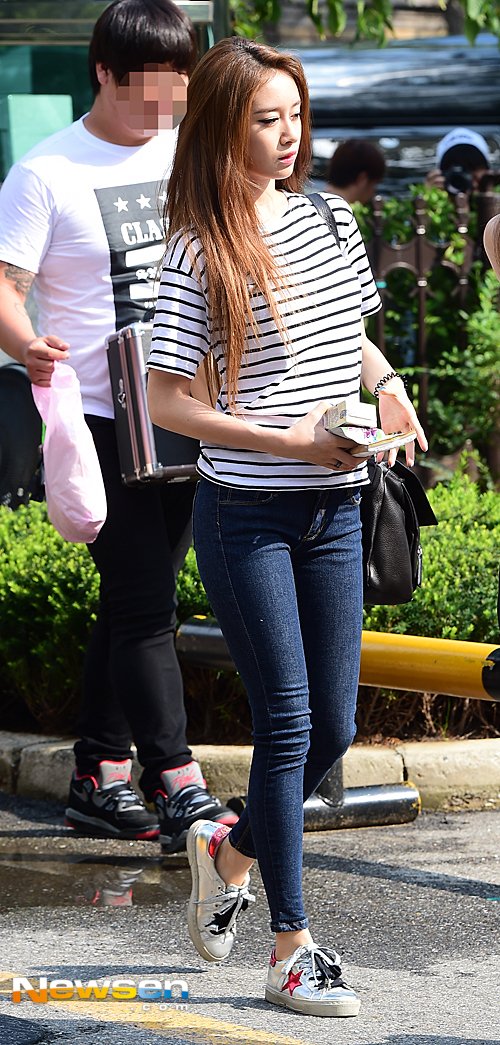 여자친구 항문유승옥 포토엔]티아라 지연 '각선미 드러낸 초밀착 스키니진'(출근길패션) : 네이트 연예