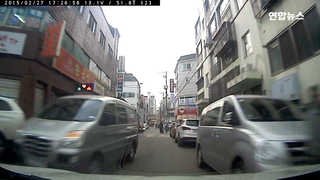 현장영상] 대낮 마약 투약 후 차량 3대 추돌 : 네이트 뉴스