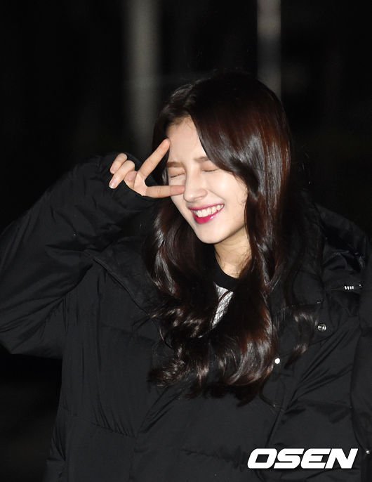 사진]모모랜드 낸시, '깜찍하게 브이' : 네이트 연예