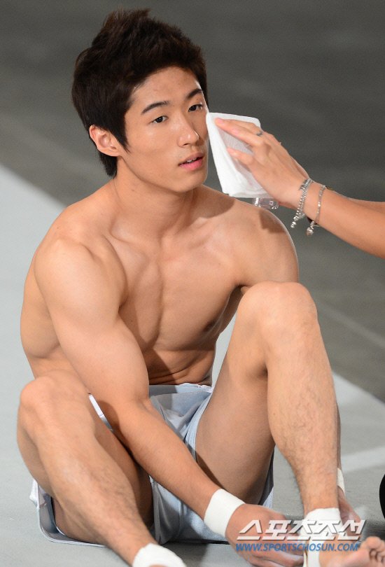 포토] 'Cf 촬영' 양학선, '피부가 예술이네!' : 네이트 스포츠