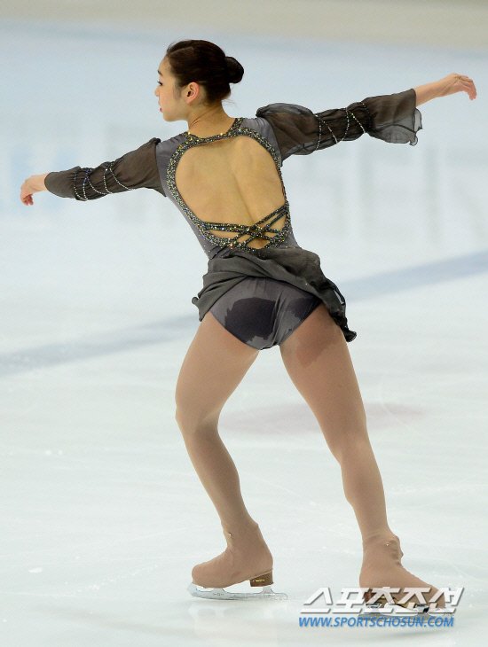 포토] 김연아, '오늘도 엉덩방아 쪘어요~' : 네이트 스포츠