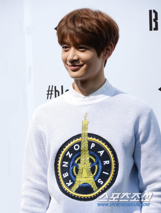 í¬í†  ìƒ¤ì´ë‹ˆ ë¯¼í˜¸ ë´„í–‡ì‚´ì´ ë¹šì€ ì¡°ê°ë‚¨ ë„¤ì´íŠ¸ë‰´ìŠ¤