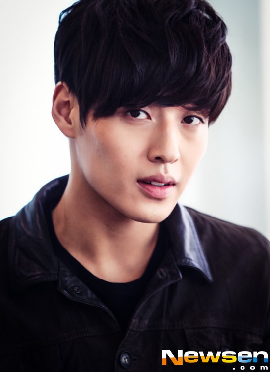 申河均40岁姜河那25岁姜汉娜26岁采访影片纯真年代采访汇总