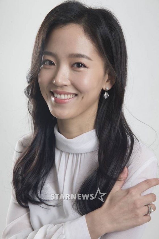 【申河均(40岁)姜河那(25岁)姜汉娜(26岁)】【采访】影片《《纯真年代