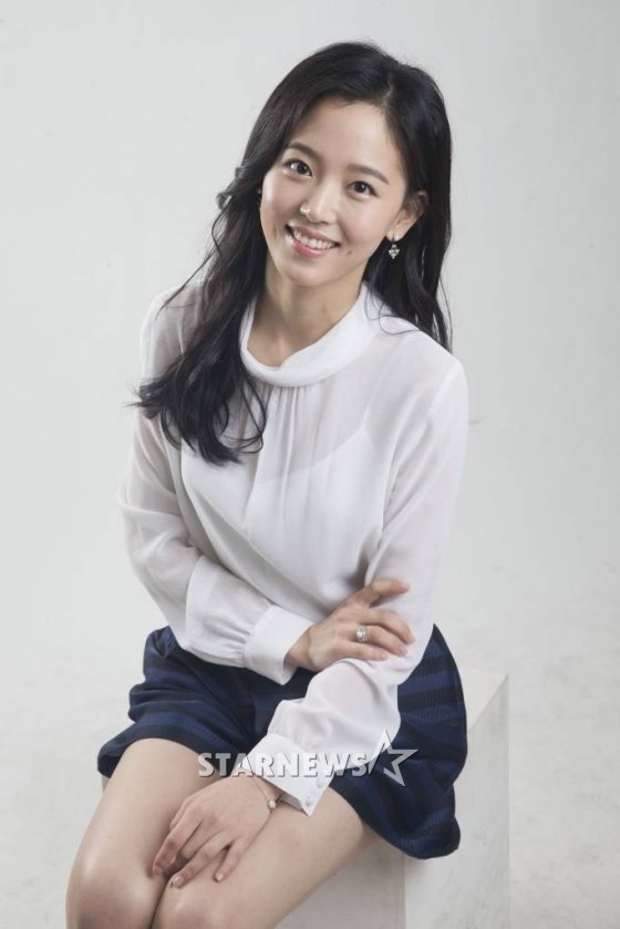 【申河均(40岁)姜河那(25岁)姜汉娜(26岁)】【采访】影片《《纯真年代