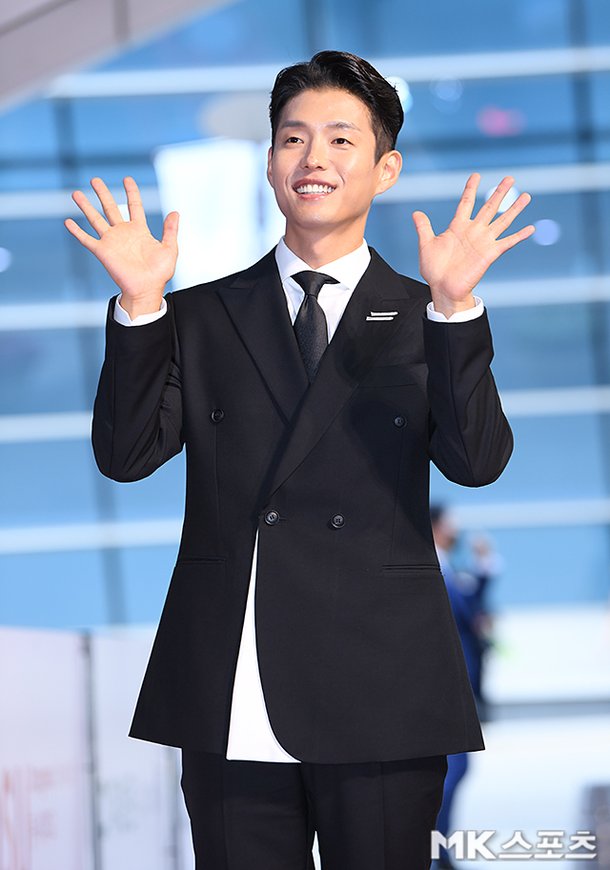 하준 '반갑다! 부산아~' [MK포토] : 네이트 연예