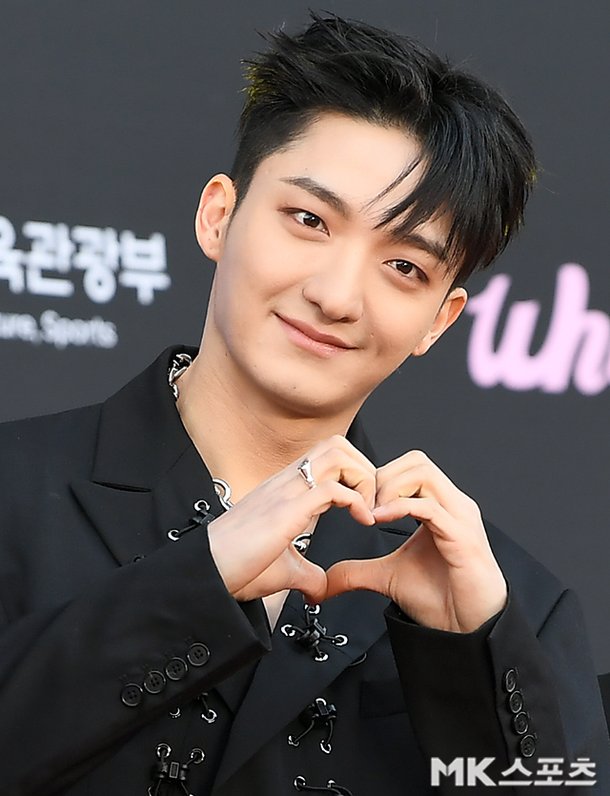 위댐보이즈 바타 '내 하트는 새삥' [MK포토] : 네이트 연예