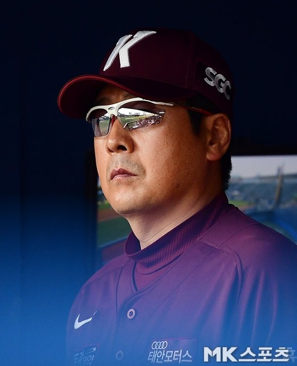 &amp;#39;오른 손목 염좌&amp;#39; 키움 이용규, 1군 엔트리 말소…&amp;quot;치료·훈련 병행할 것&amp;quot; [MK현장] : 네이트 스포츠