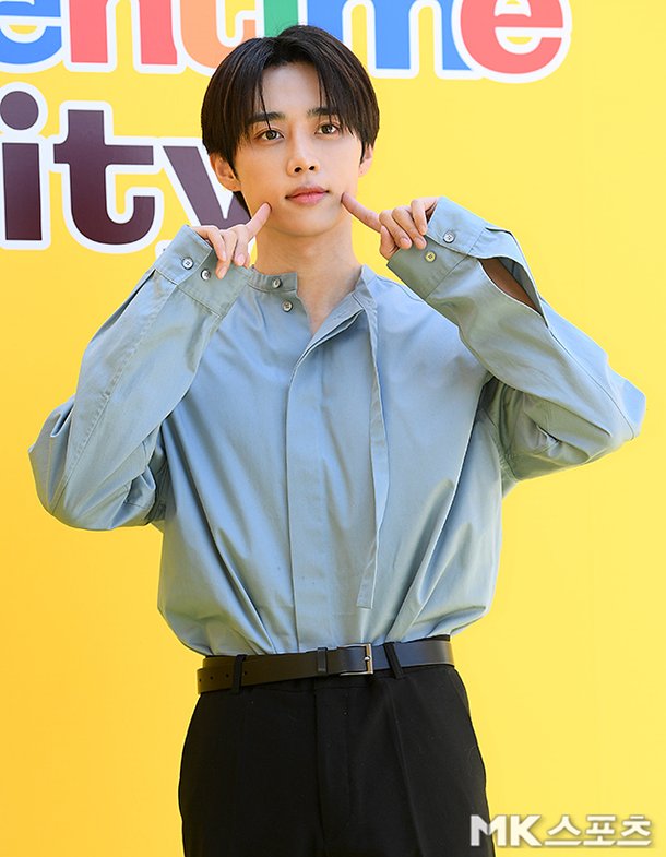 더보이즈 선우 '귀엽게 콕!' : 네이트 연예