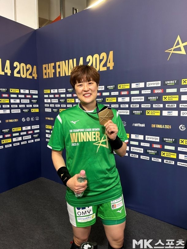 '챔스 파이널4 우승' 대한민국 핸드볼 역사 쓴 '여왕' 류은희 "어린 시절 꿈, 34살이 되어 이뤘네요" [MK인터뷰 ... '챔스 파이널4 우승' 대한민국 핸드볼 역사 쓴 '여왕' 류은희 "어린 시절 꿈, 34살이 되어 이뤘네요" [MK인터뷰 ...