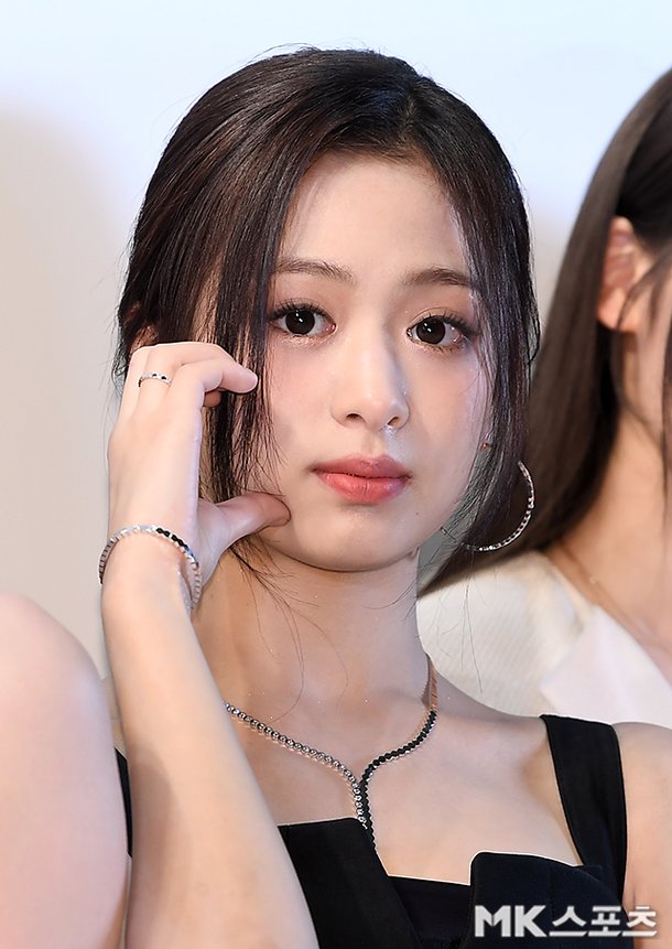베이비몬스터 아현 '사랑스러운 하트' [MK포토] : 네이트 연예