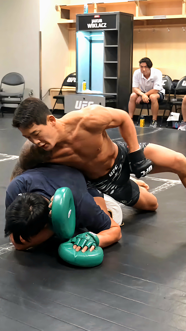 UFC 4전 "이정영 계체 불참은 어…