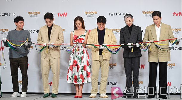 [셀럽포토]'장사천재 백사장' 커팅식 : 네이트 연예