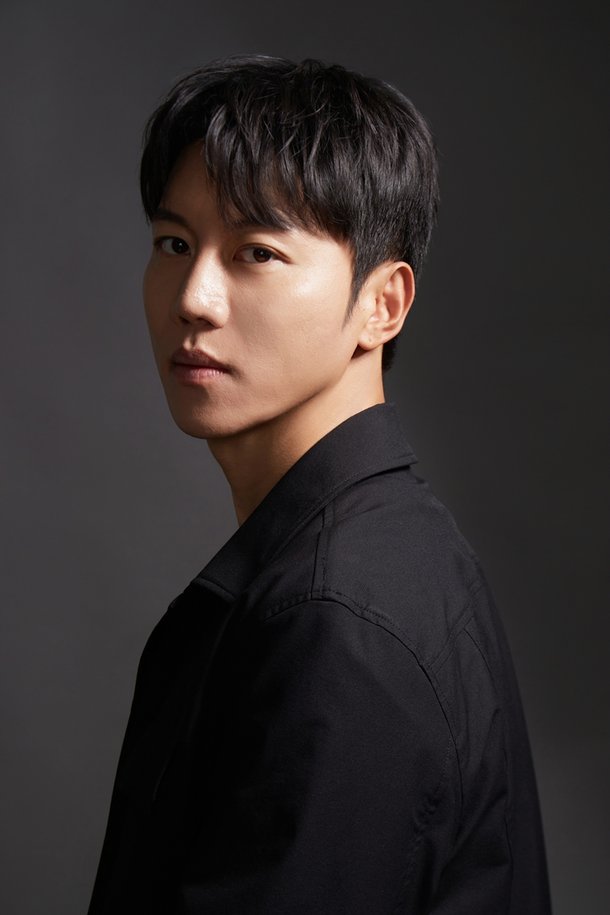 음문석 1월 결혼 나이 프로필 학력 고향 총정리｜예비신부 모델·19년 무명·열혈사제·호프