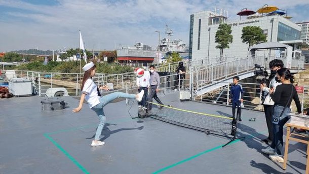 군함 위에서 족구 체험 해보세요…서울시, 망원한강공원에서 '서울함 페스티벌' 개최 : 네이트 뉴스