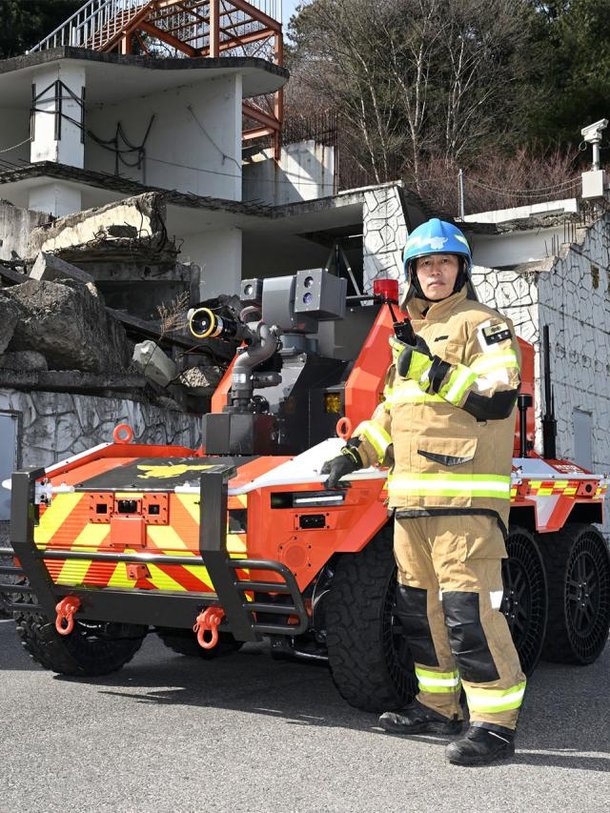 Hyundai Motor Group unveils autonomous robot for high-risk firefighting ...
