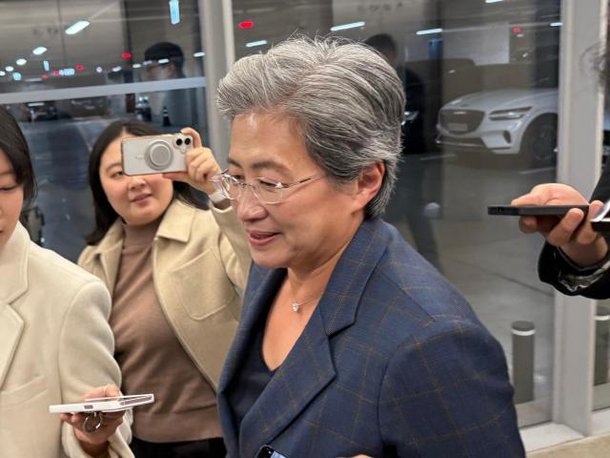 네이버 찾은 AMD 리사 수 