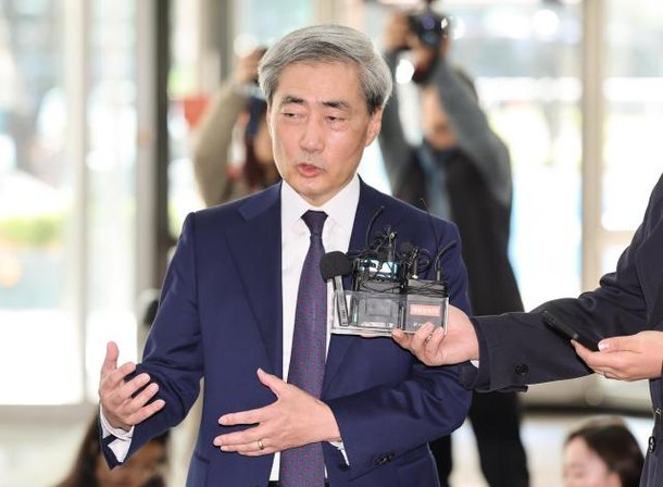 BOK's Rhee swan song: central bank must act as think tank beyond rate ...