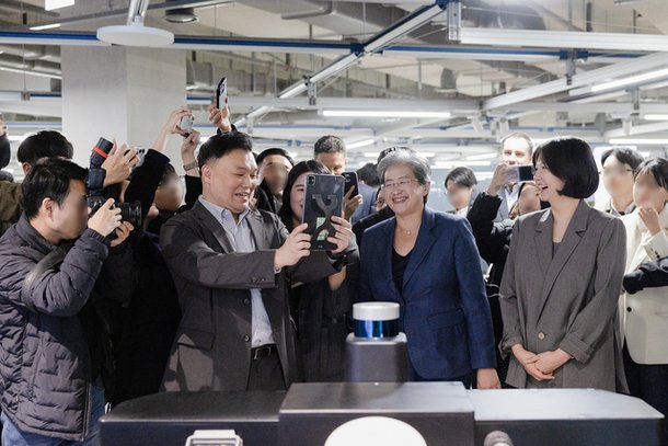 [포토] 네이버 방문한 리사수 AMD CEO : 네이트 뉴스
