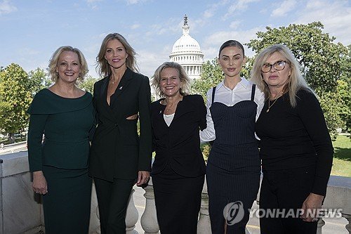 Celebrity advocates lobby Congress to pass the Humane Cosmetics Act ...