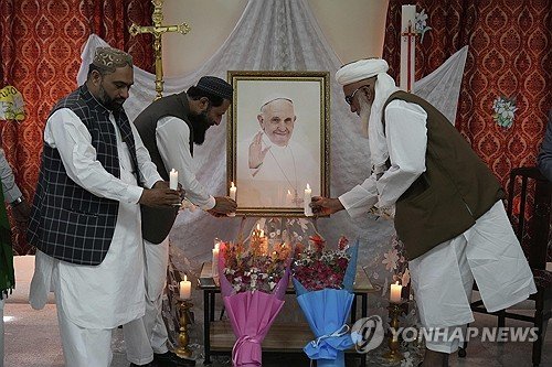 Pakistan Obit Pope Francis Global Reax : 네이트 뉴스