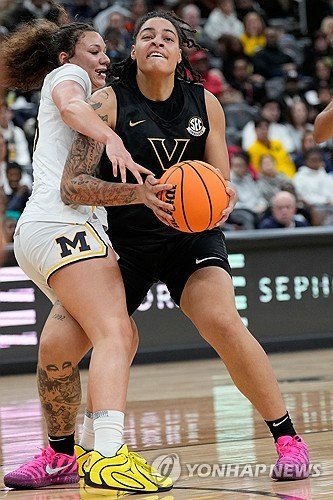 Michigan Vanderbilt Basketball : 네이트 뉴스