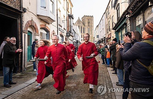 Britain Shrove Tuesday : 네이트 뉴스