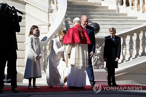 Monaco Pope : 네이트 뉴스