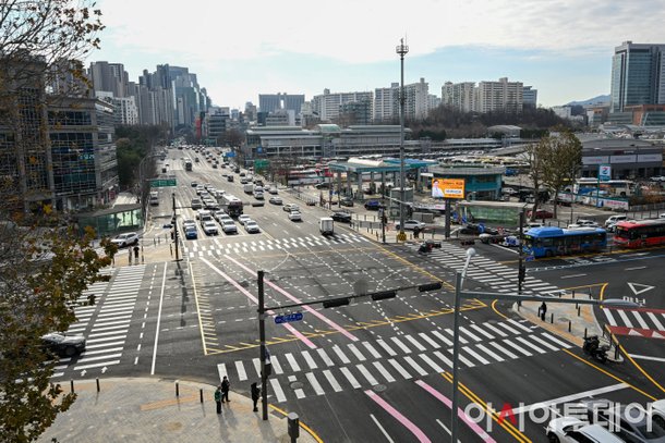 [포토] 서초구, 고속터미널사거리 전방향 횡단보도 개통 : 네이트 뉴스