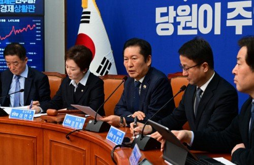Infighting deepens despite Jeong's damage control : 네이트 뉴스