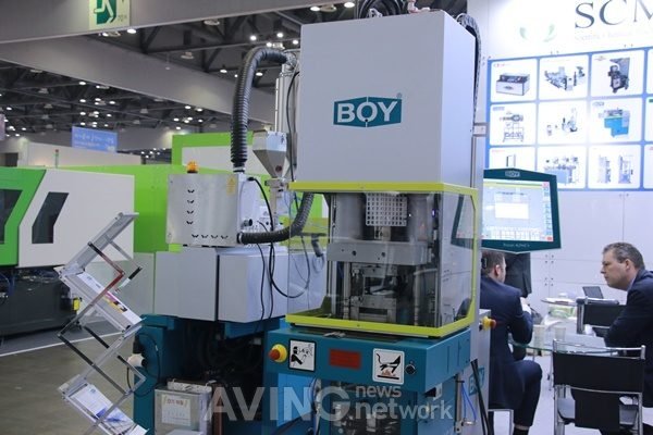 [KOPLAS 2019] SCM introduces compact precision injection molding ...