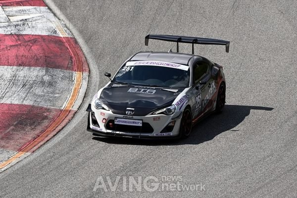 2021 넥센스피드레이싱 3전, 'KSR-GT' 이변은 없었다! 김성훈 깔끔하게 폴투피니시로 마무리 : 네이트 뉴스
