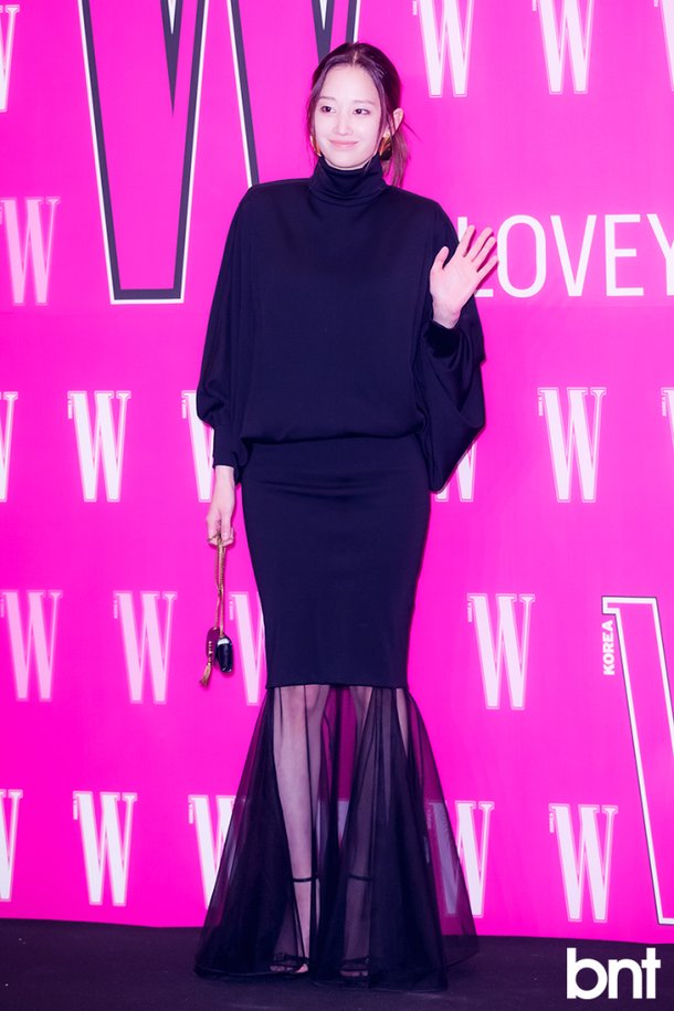 [bnt포토] 전종서 '달콤한 손인사' : 네이트 뉴스