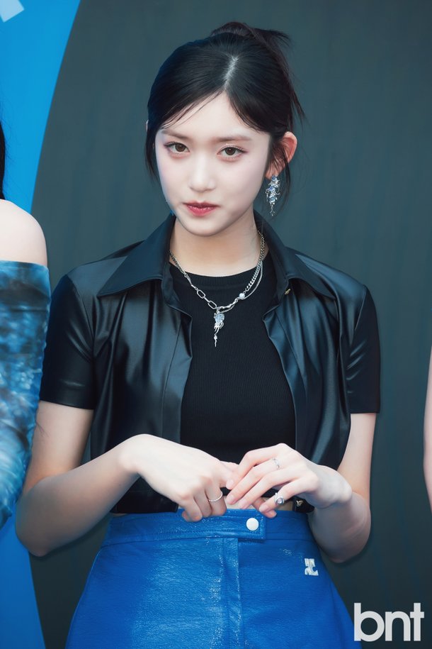 [bnt포토] 아이브 이서 '삐뚤어질테닷' : 네이트 뉴스