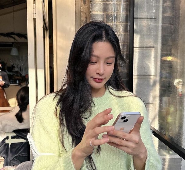 조민, 정유라 저격에도 꿋꿋이 SNS활동…좋아요 5만개 달린 사진도 : 네이트 뉴스